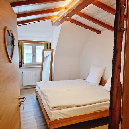 Värdshus Wirtshaus Zum Lowen 3*